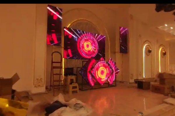 تلویزیون شهری تالار سامان ساوه به همراه میز دی جی