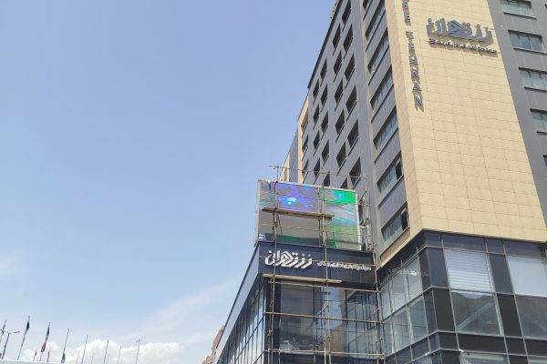 تاثیرات هوش مصنوعی در تبلیغات و صنعت تلویزیون شهری